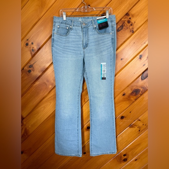 No Boundaries Denim - No Boundaries Sky Blue Bootcut Mid Rise Jeans